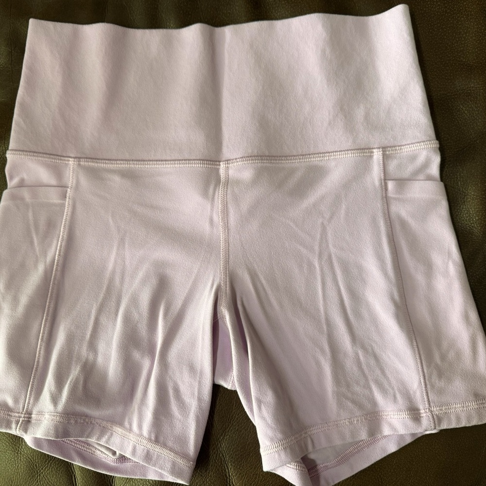 Athleta Salutation Stash Pocket 5” Short